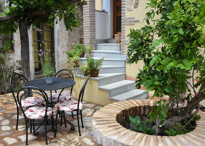 Elba Borgo Di Latrano