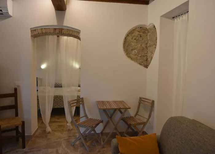 Elba Borgo Di Latrano